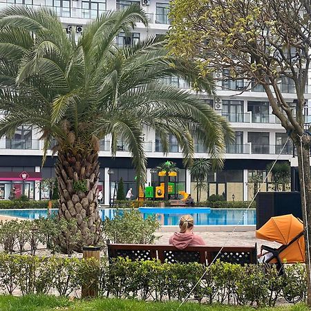 Four Season Apartment Батуми Экстерьер фото
