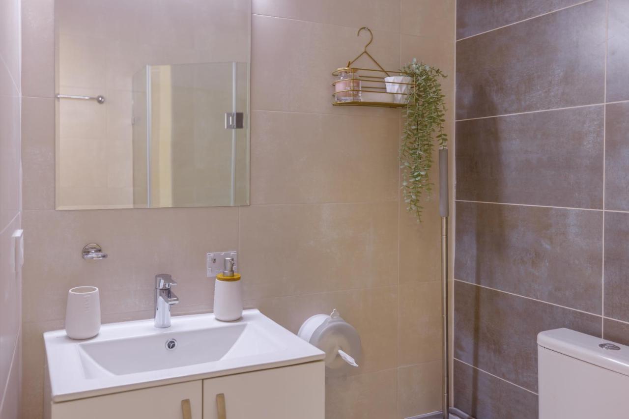 Four Season Apartment Батуми Экстерьер фото