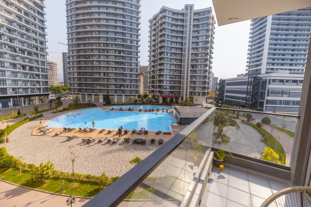 Four Season Apartment Батуми Экстерьер фото